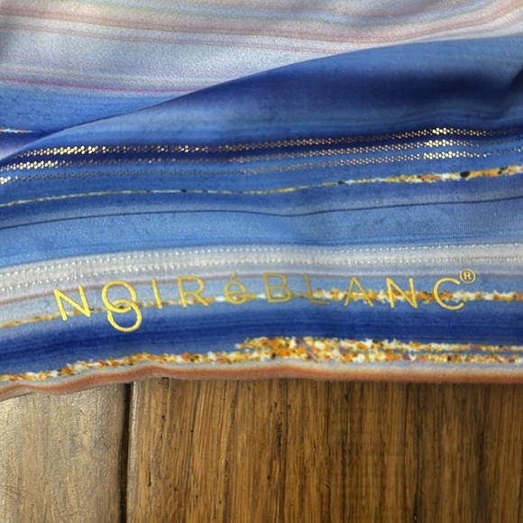 Noire Blanc Sports Bra and Leggings Set Large - Picture 5 of 11